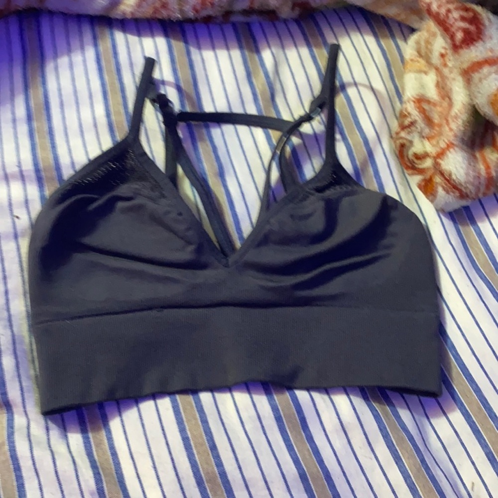 pink sports bra